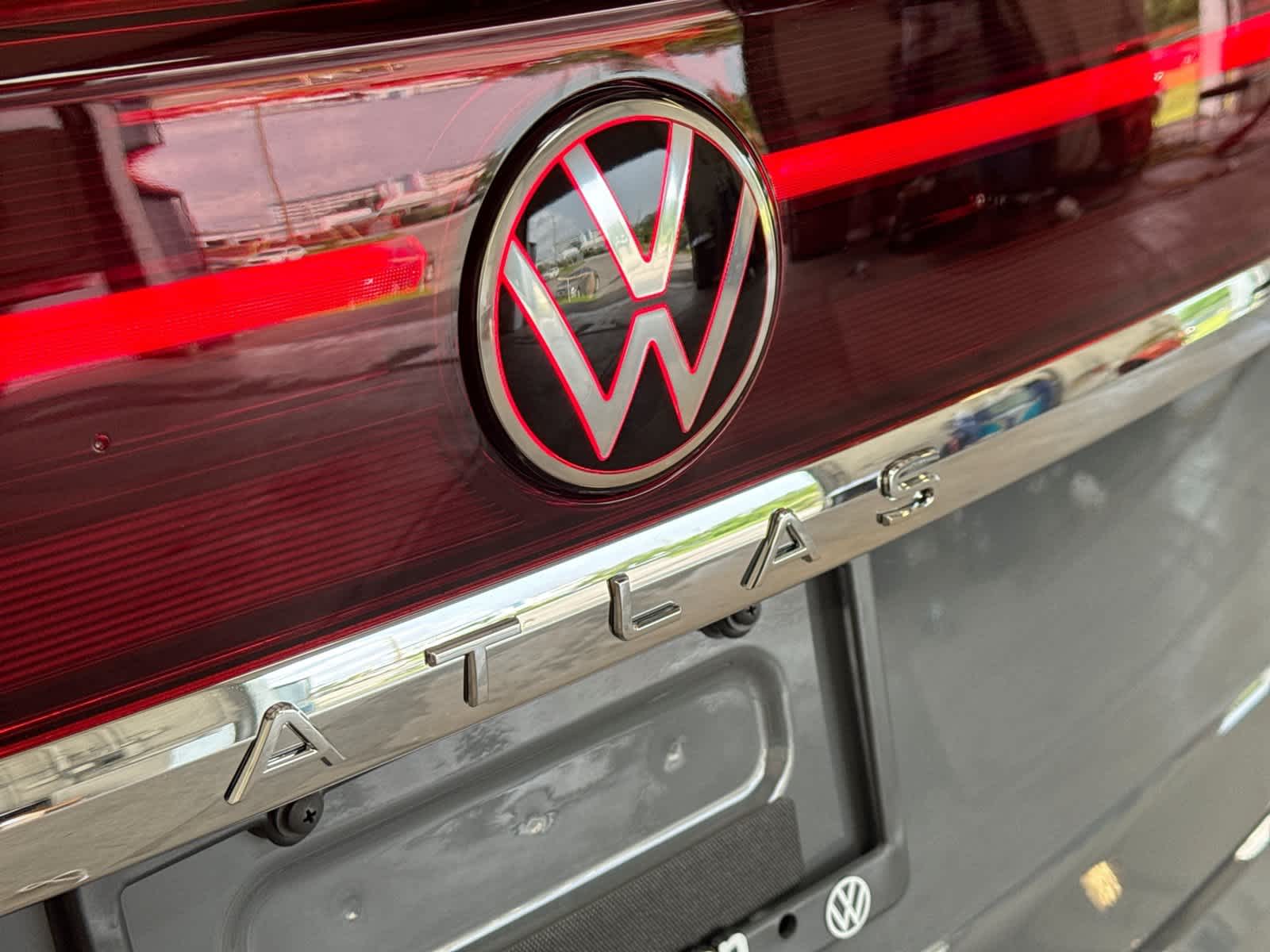 Volkswagen Atlas Cross Sport SEL Premium R-Line 2026