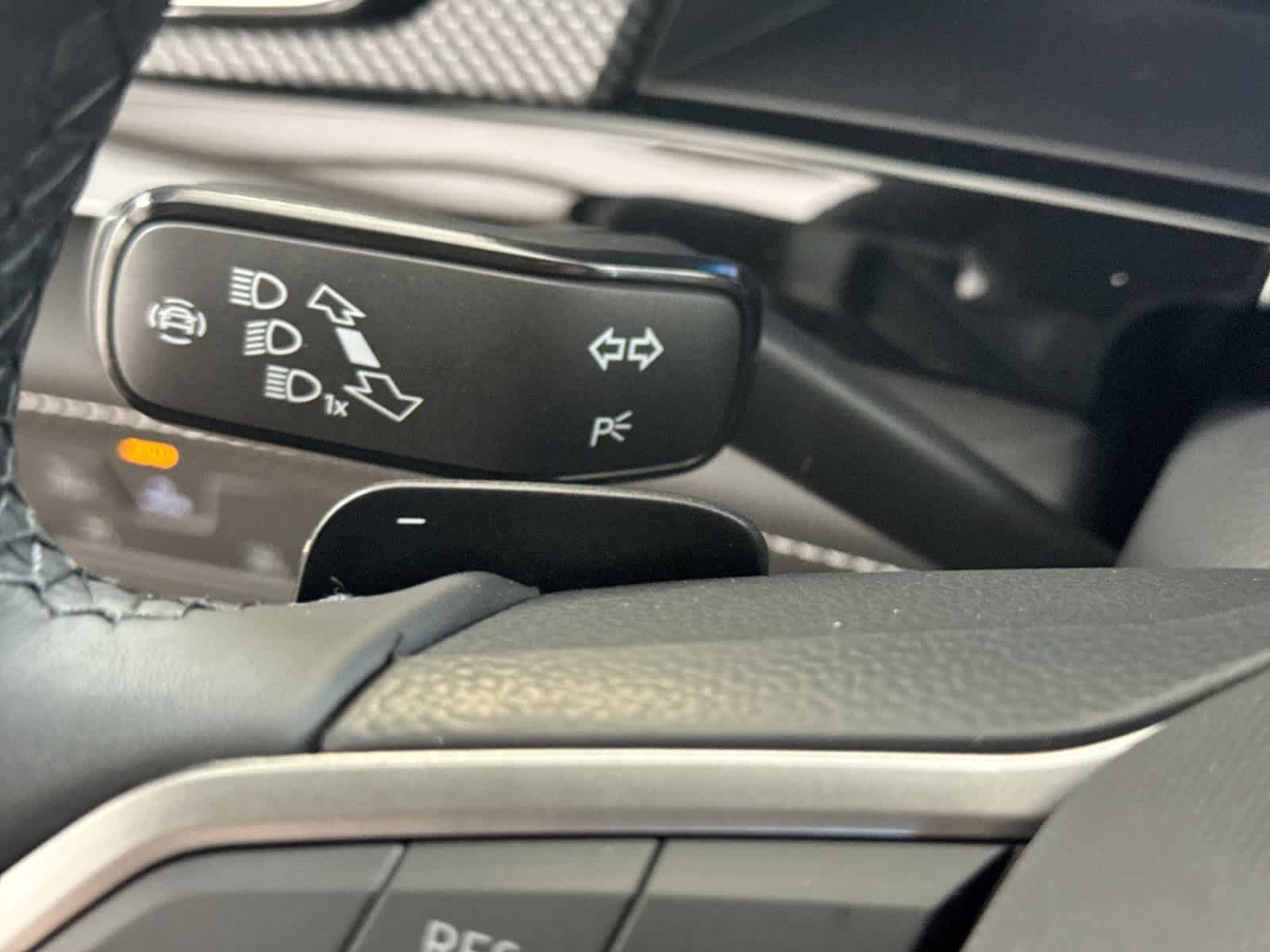 Volkswagen Atlas Cross Sport SEL Premium R-Line 2026