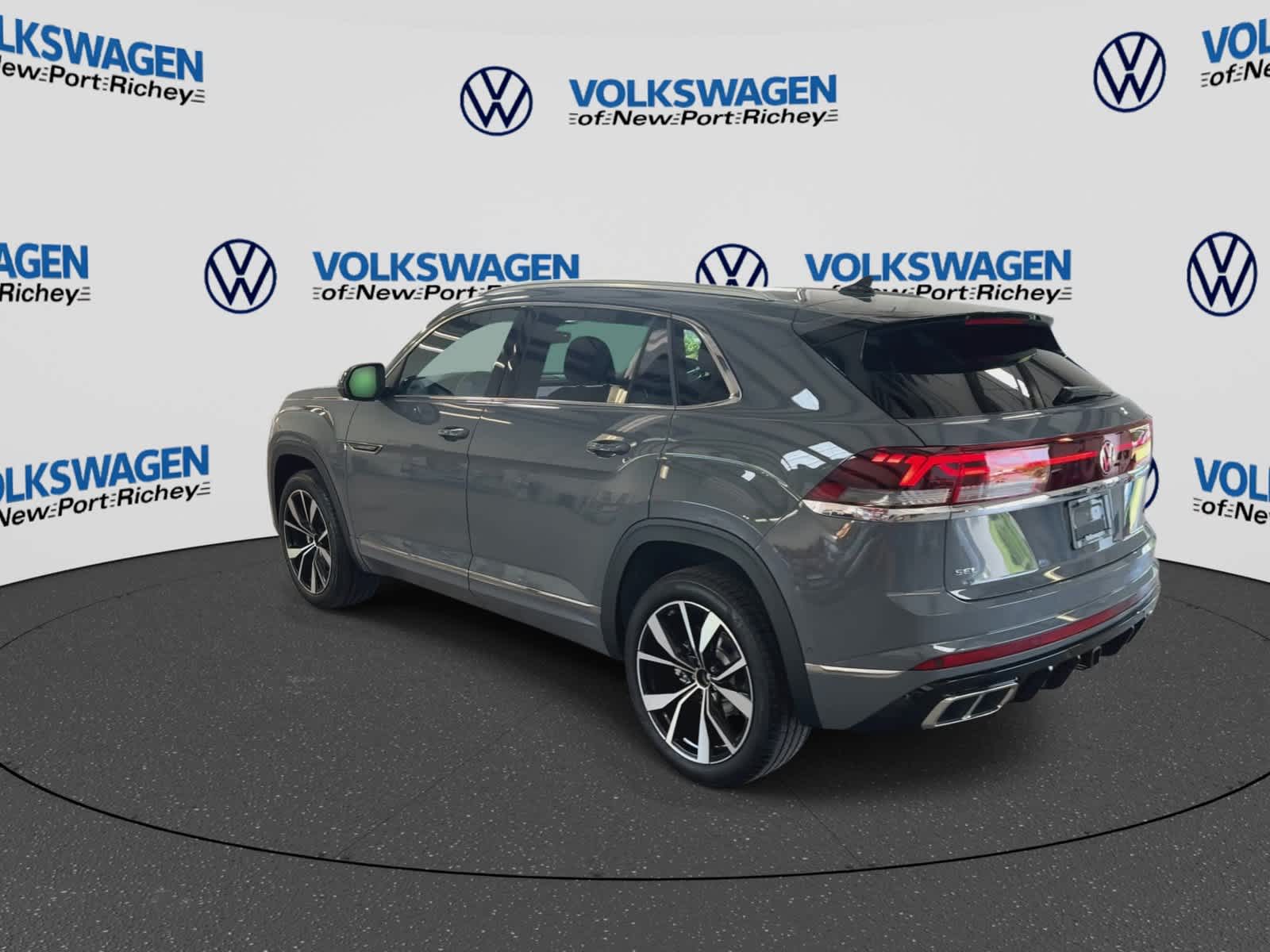 Volkswagen Atlas Cross Sport SEL Premium R-Line 2026