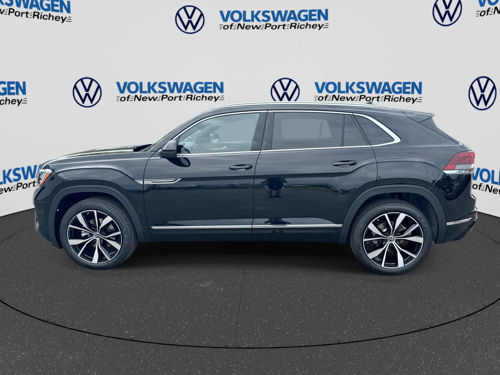 Volkswagen Atlas Cross Sport SEL Premium R-Line 2026