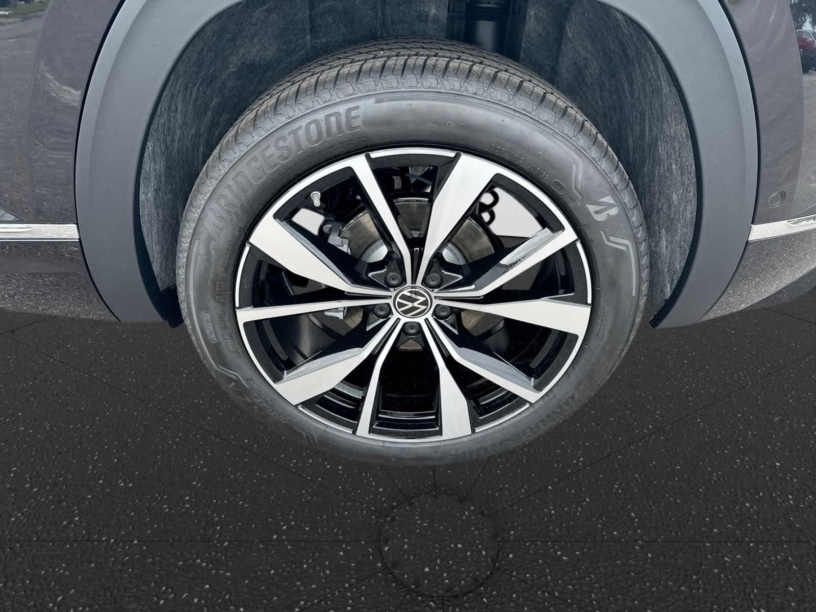 Volkswagen Atlas Cross Sport SEL Premium R-Line 2026