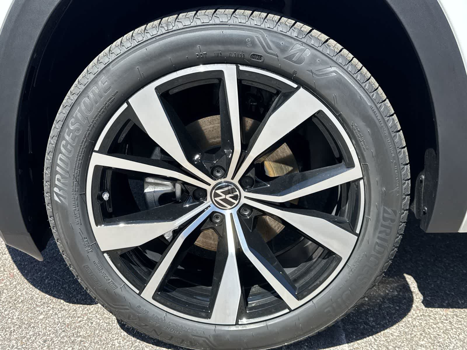 2026 Volkswagen Atlas Cross Sport 2.0T SEL Premium R-Line