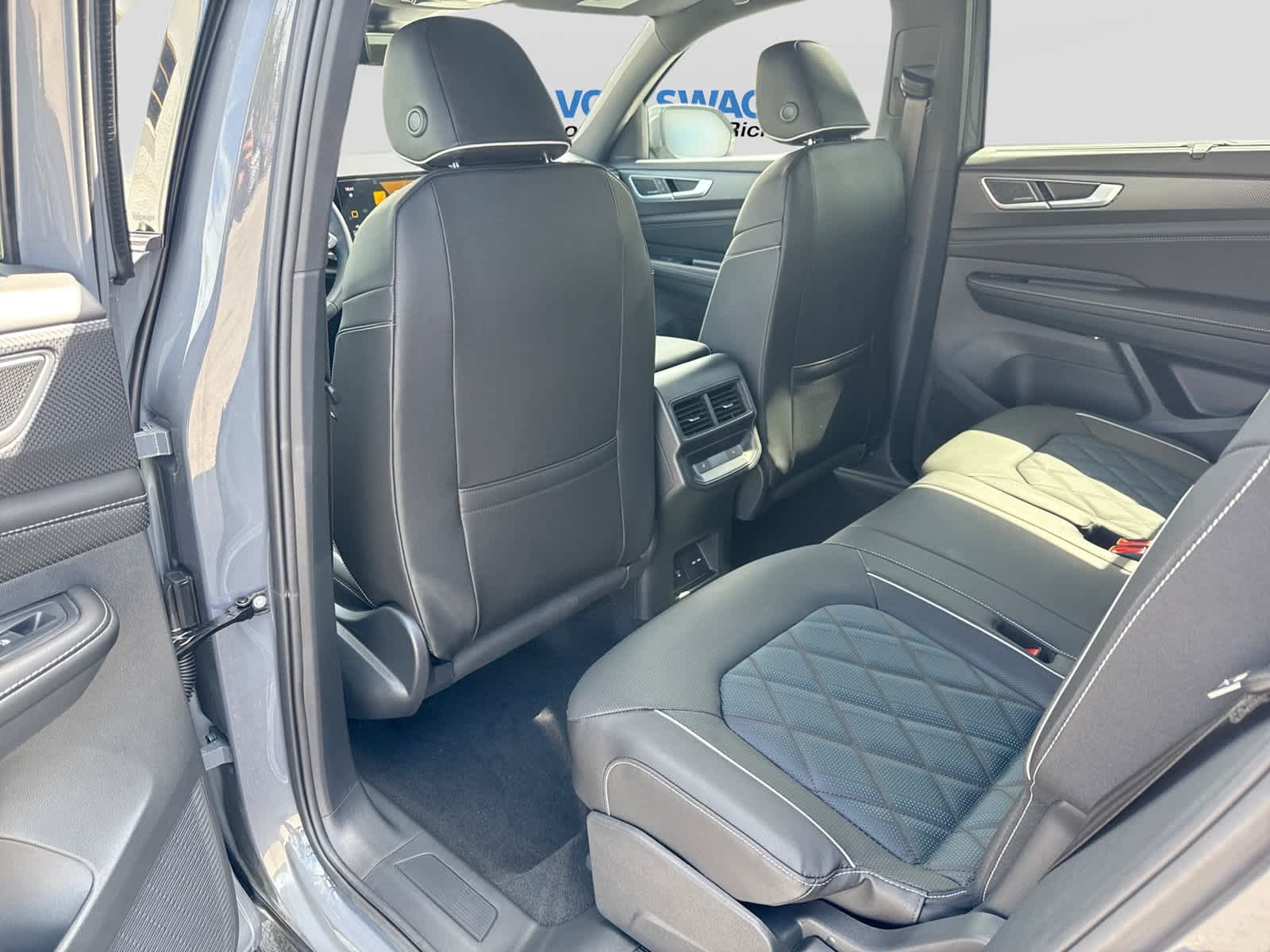 Volkswagen Atlas Cross Sport SEL Premium R-Line 2026