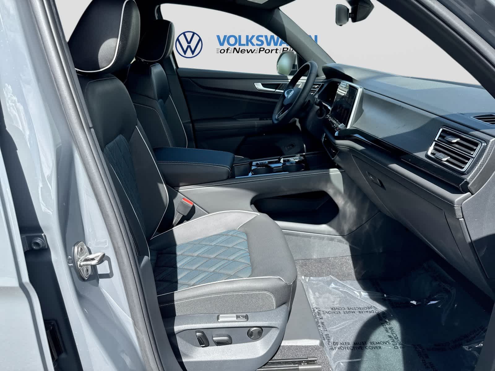Volkswagen Atlas Cross Sport SEL Premium R-Line 2026