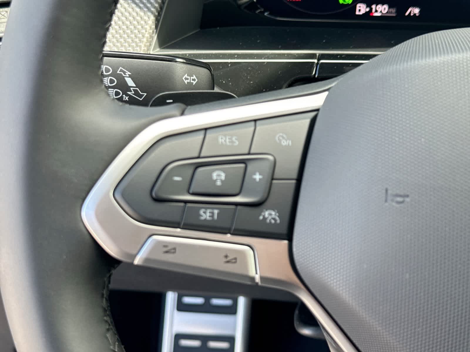 Volkswagen Atlas Cross Sport SEL Premium R-Line 2026
