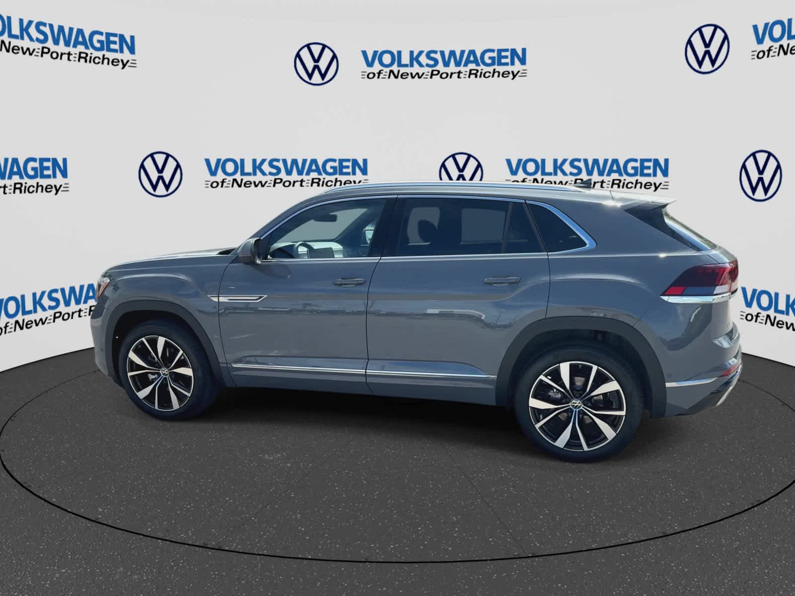 Volkswagen Atlas Cross Sport SEL Premium R-Line 2026