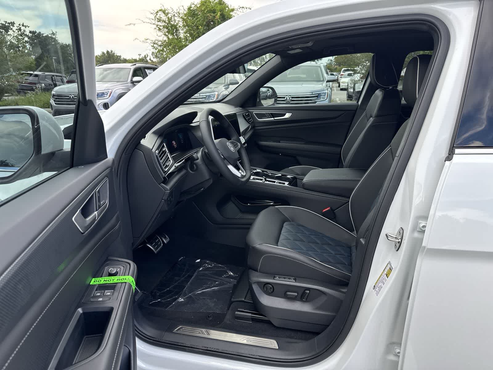 2026 Volkswagen Atlas Cross Sport 2.0T SEL Premium R-Line