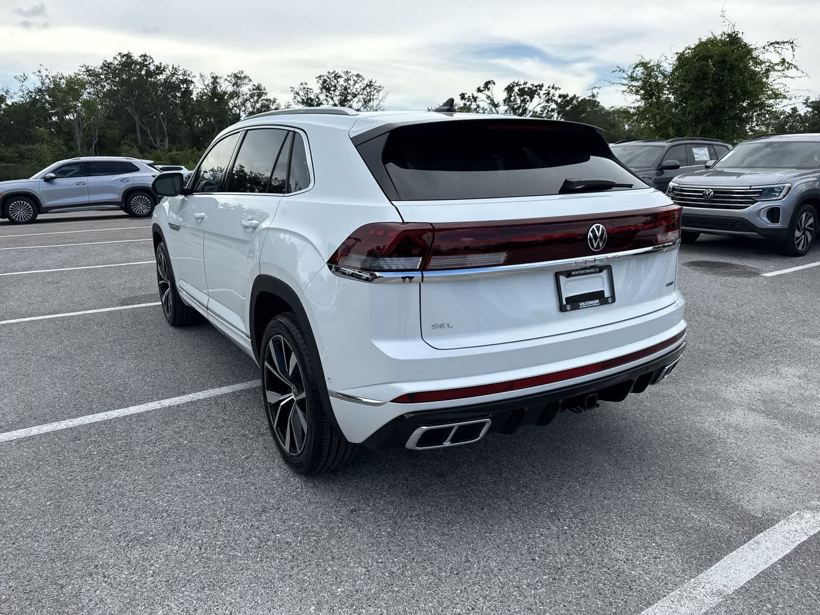 2026 Volkswagen Atlas Cross Sport 2.0T SEL Premium R-Line