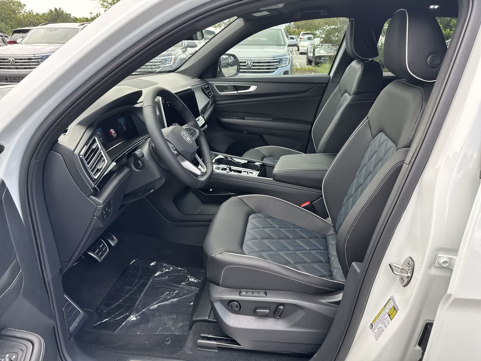 2026 Volkswagen Atlas Cross Sport 2.0T SEL Premium R-Line