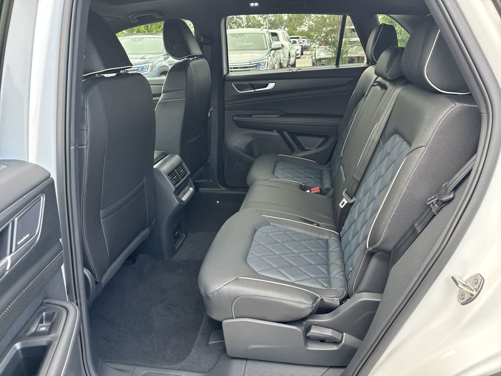2026 Volkswagen Atlas Cross Sport 2.0T SEL Premium R-Line