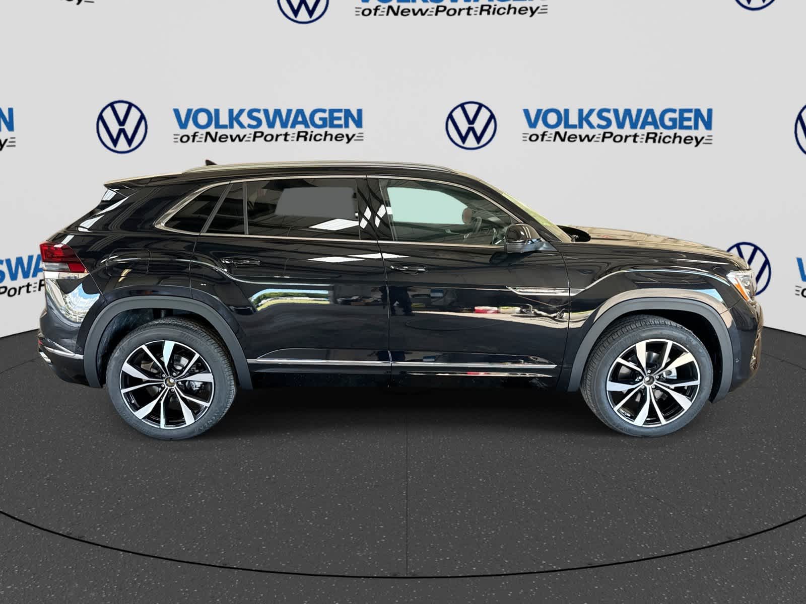 Volkswagen Atlas Cross Sport SEL Premium R-Line 2026