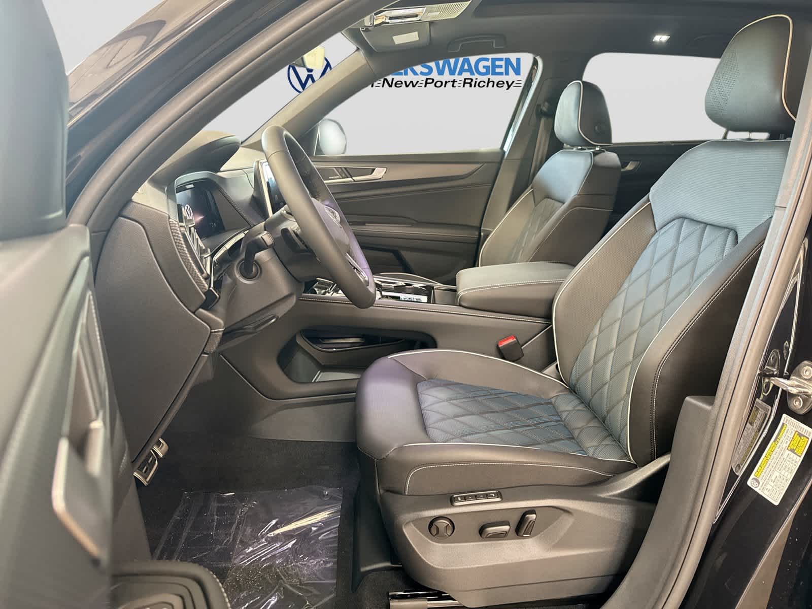 Volkswagen Atlas Cross Sport SEL Premium R-Line 2026