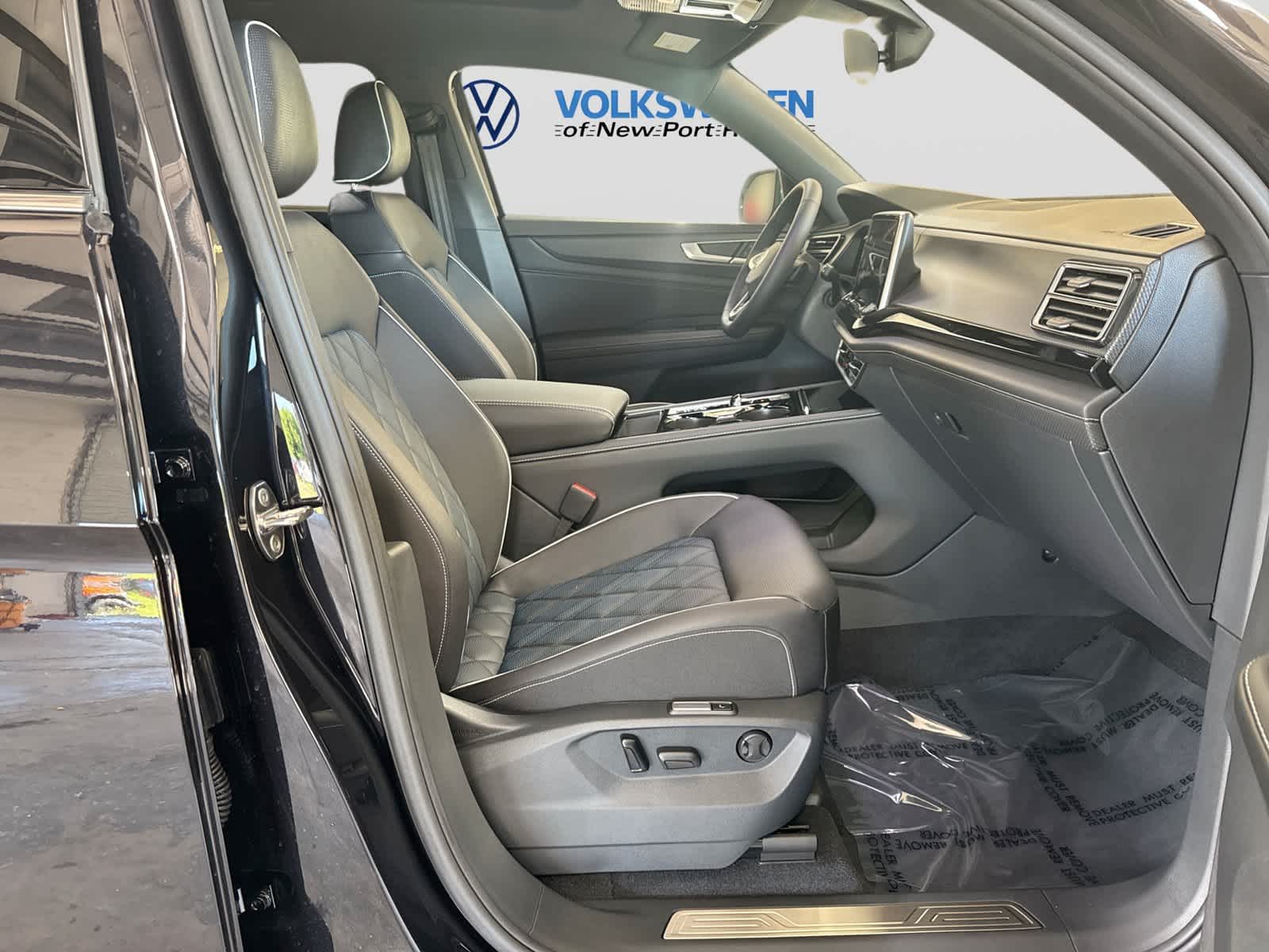 Volkswagen Atlas Cross Sport SEL Premium R-Line 2026