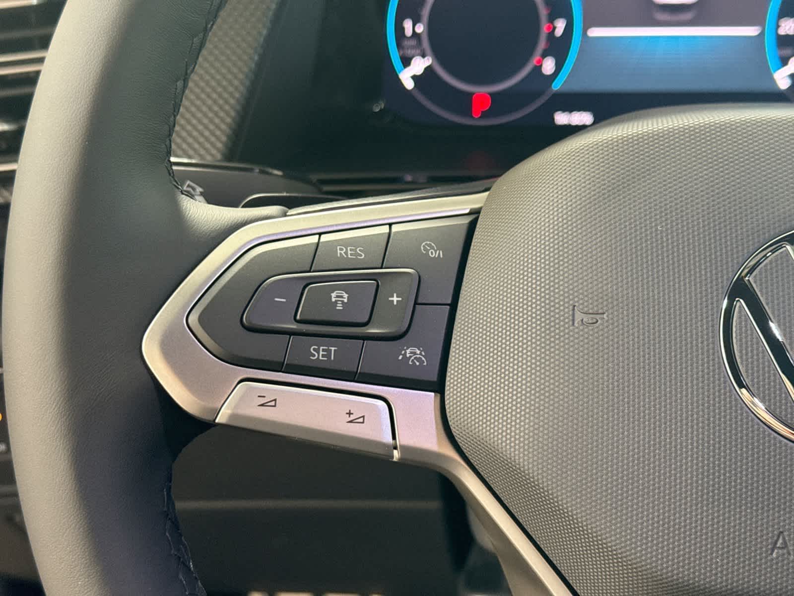 Volkswagen Atlas Cross Sport SEL Premium R-Line 2026