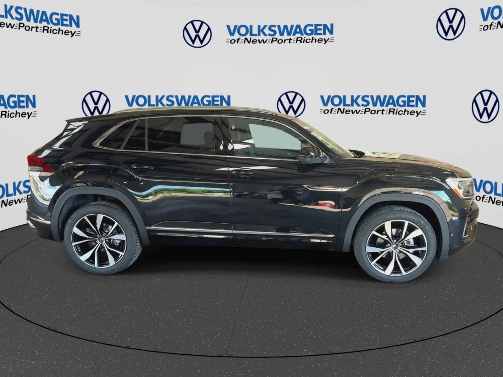 Volkswagen Atlas Cross Sport SEL Premium R-Line 2026
