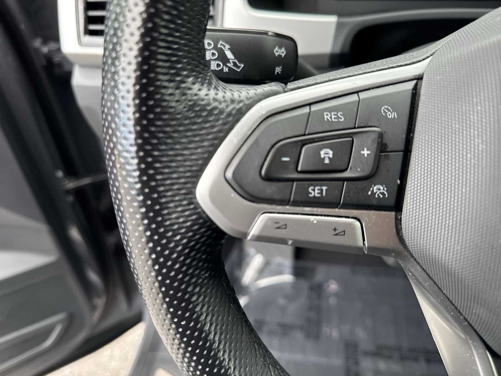 Volkswagen Atlas Cross Sport 3.6L V6 SEL Premium R-Line 2022