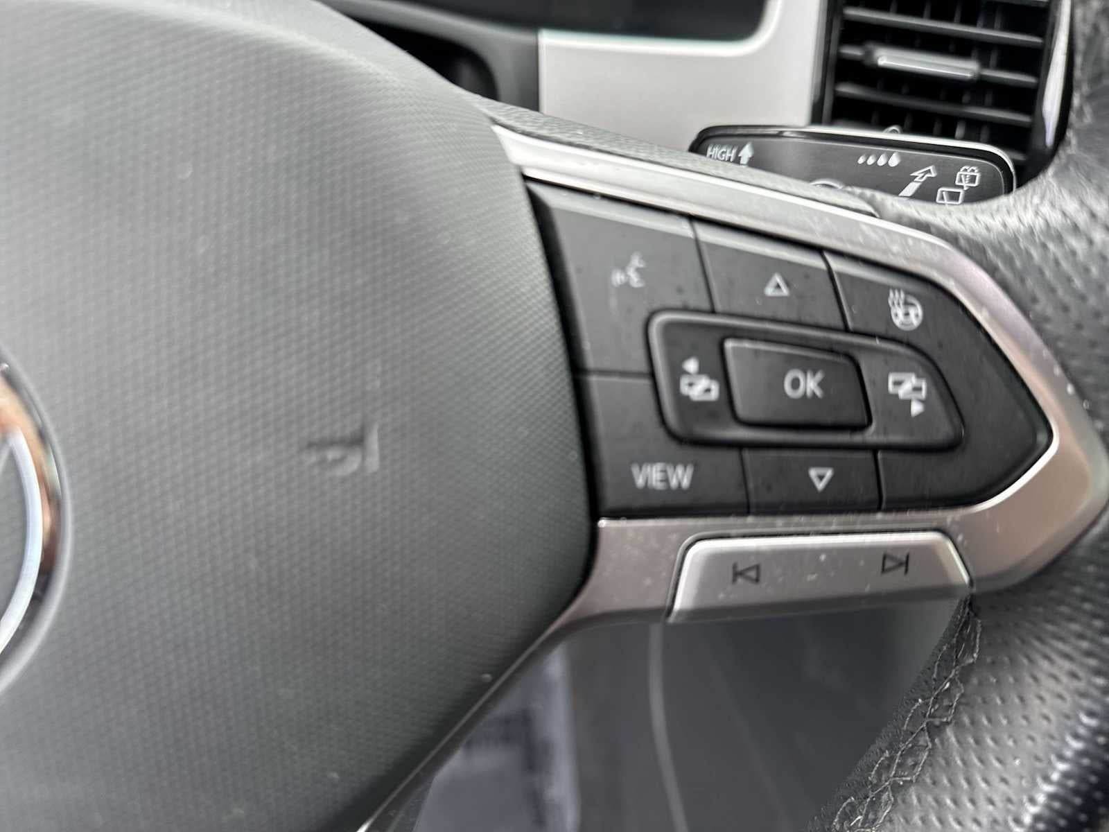 Volkswagen Atlas Cross Sport 3.6L V6 SEL Premium R-Line 2022