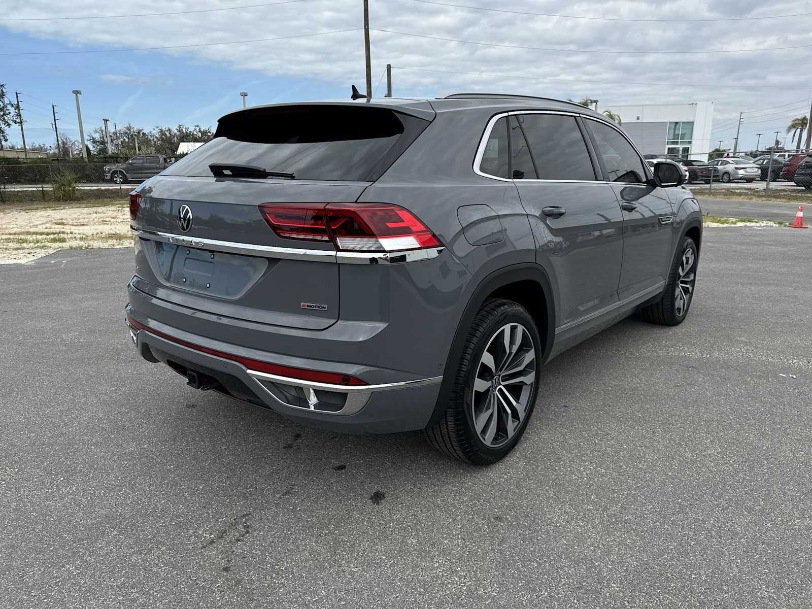 Volkswagen Atlas Cross Sport 3.6L V6 SEL Premium R-Line 2022