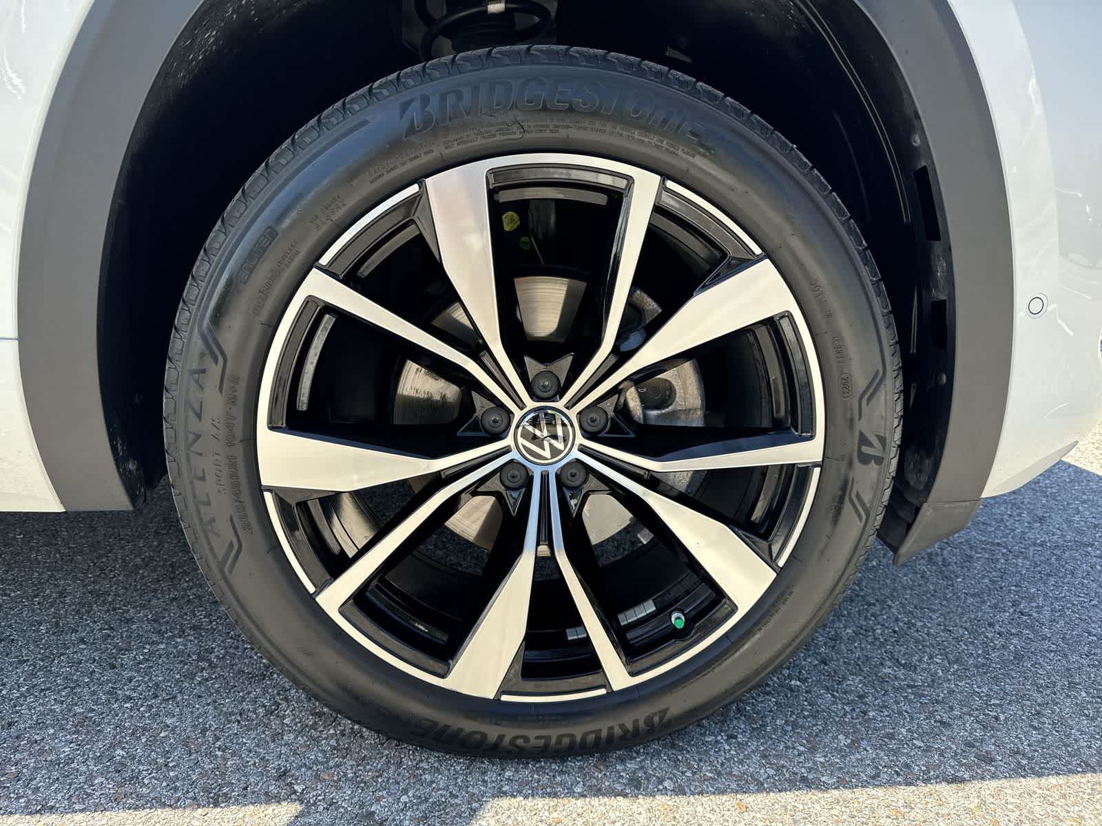 Volkswagen Atlas Cross Sport 2.0T SEL Premium R-Line 2024