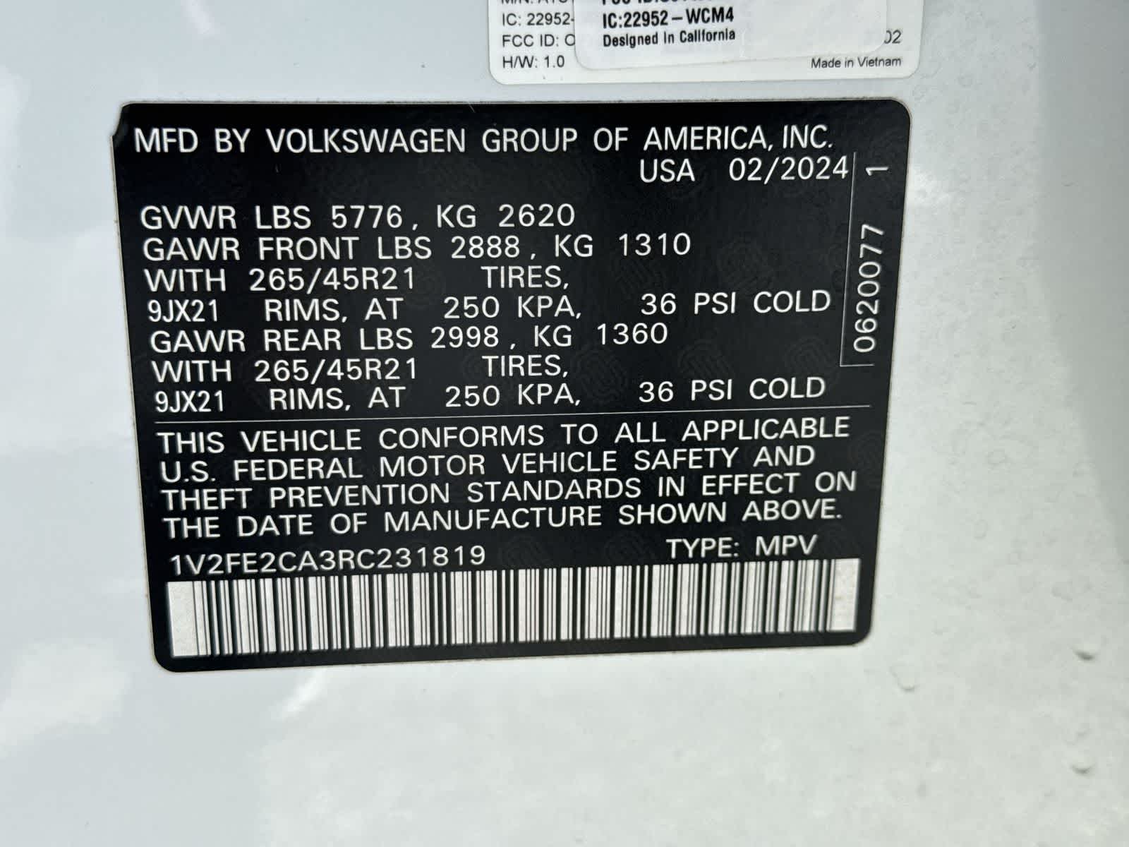 Volkswagen Atlas Cross Sport 2.0T SEL Premium R-Line 2024