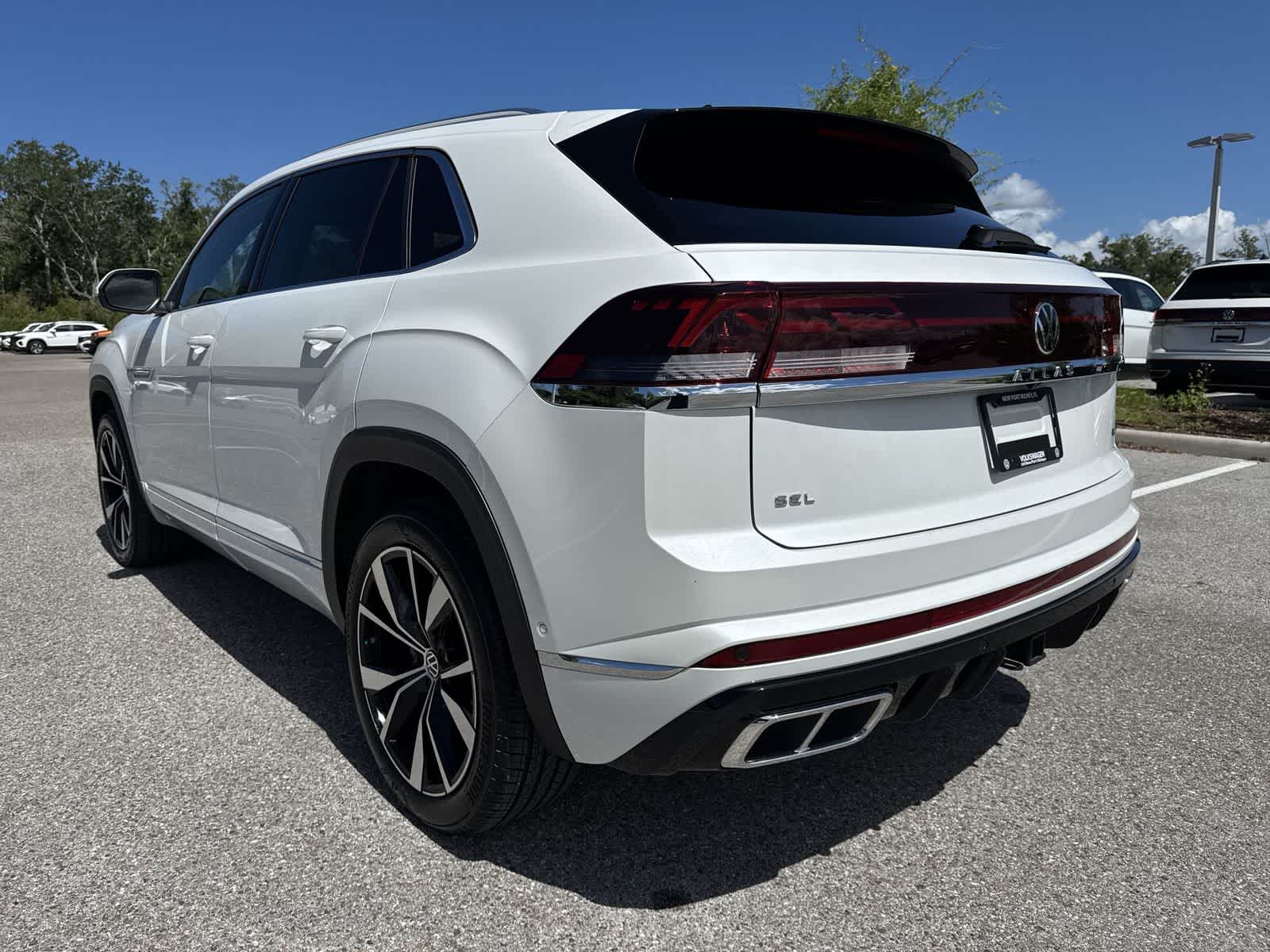 Volkswagen Atlas Cross Sport 2.0T SEL Premium R-Line 2024