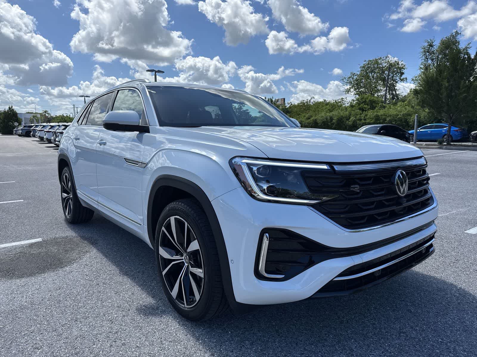 Volkswagen Atlas Cross Sport 2.0T SEL Premium R-Line 2024