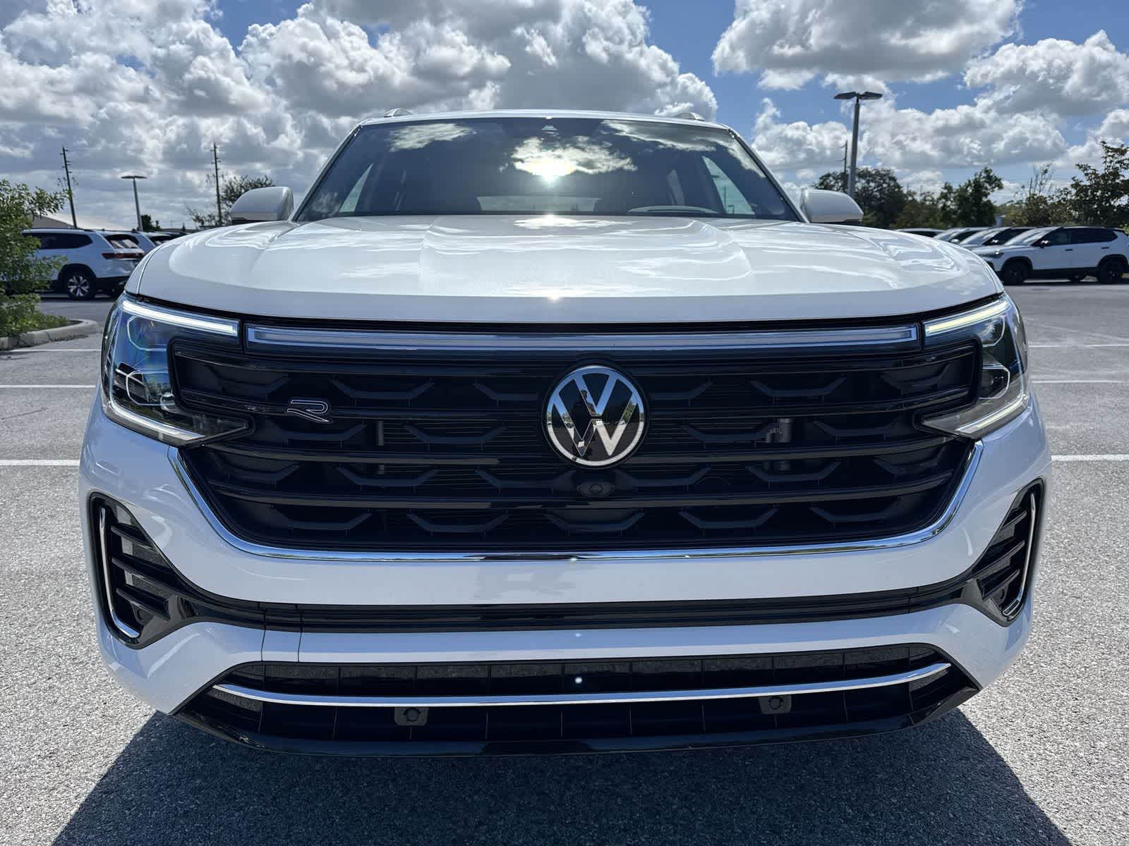 Volkswagen Atlas Cross Sport 2.0T SEL Premium R-Line 2024