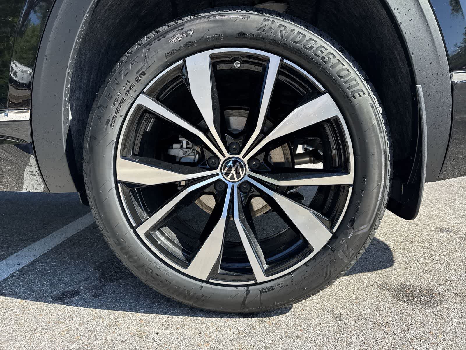 2026 Volkswagen Atlas 2.0T SEL Premium R-Line