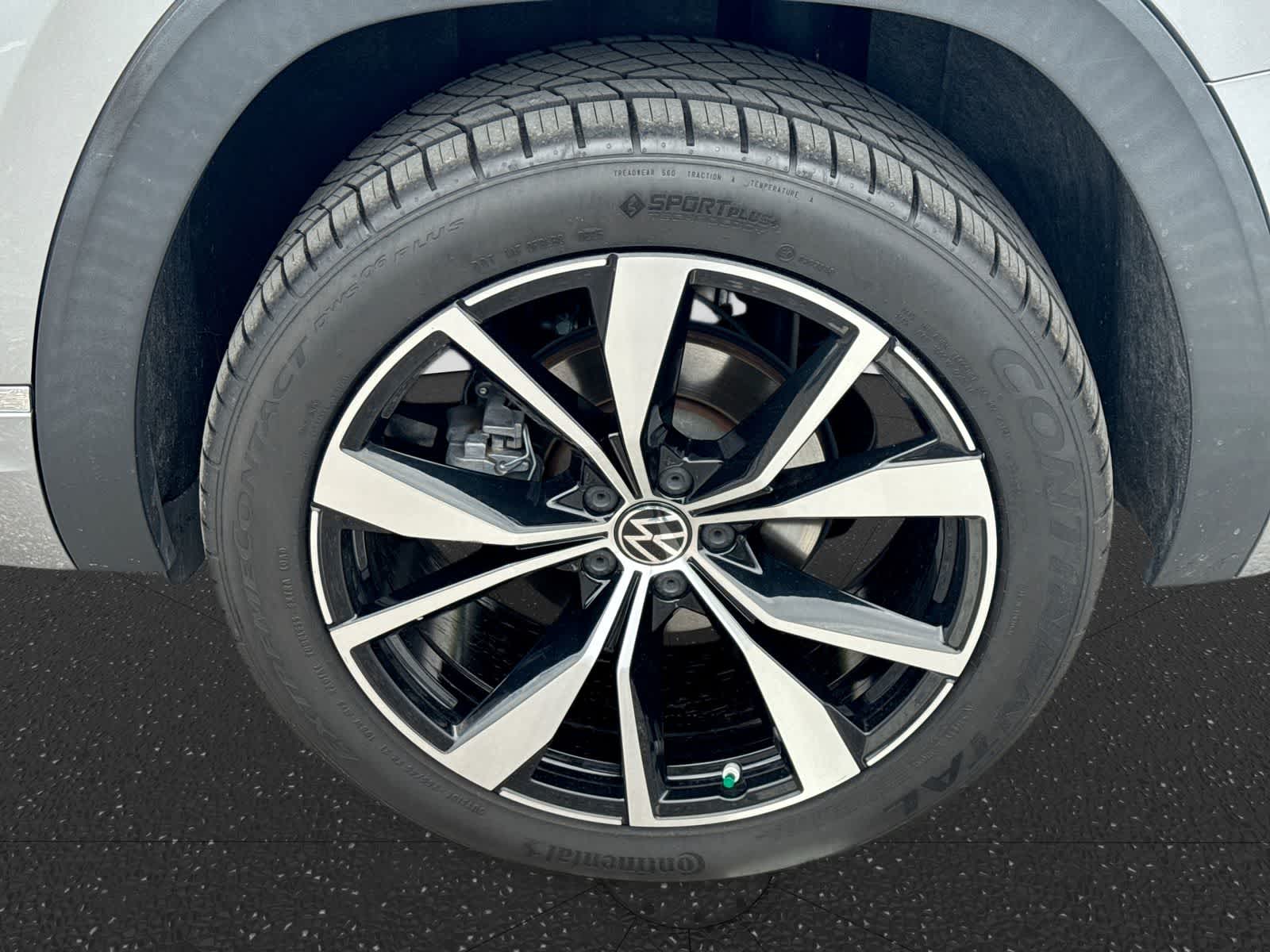 Volkswagen Atlas 2.0T SEL Premium R-Line 2024