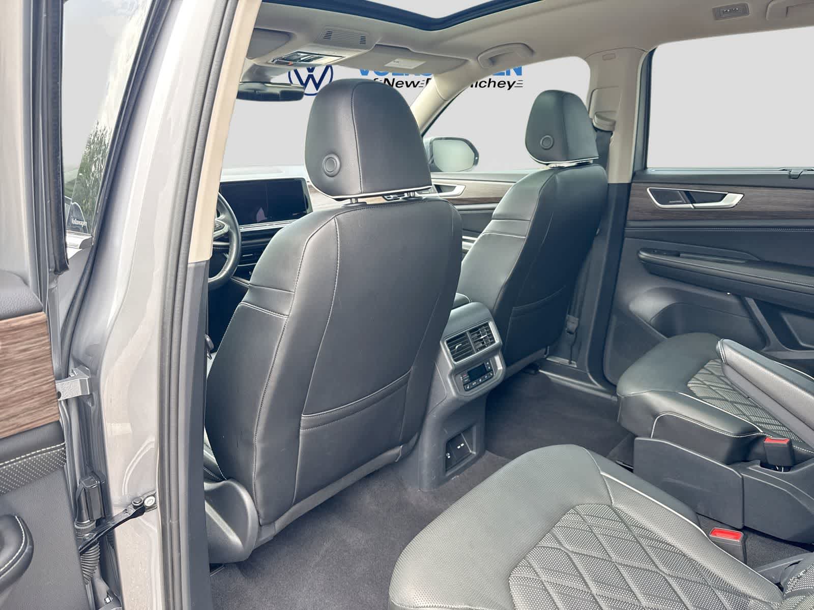 Volkswagen Atlas 2.0T SEL Premium R-Line 2024