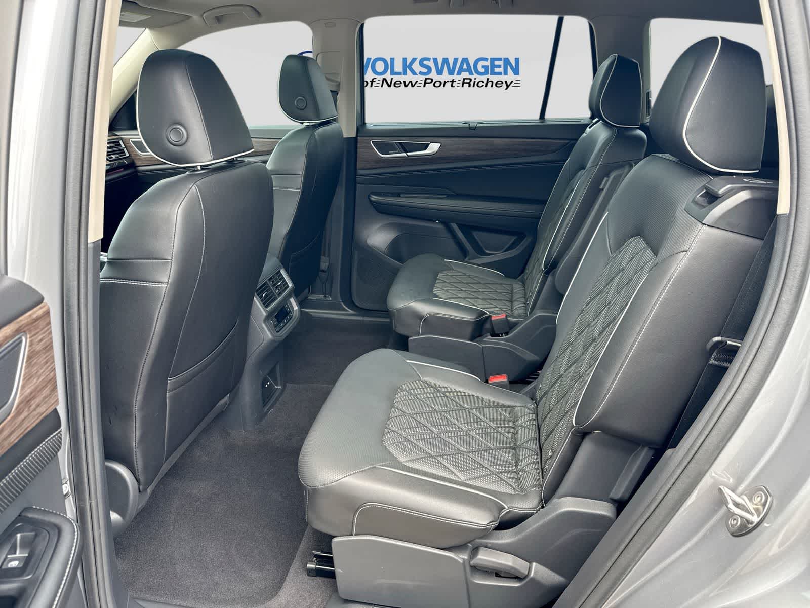 Volkswagen Atlas 2.0T SEL Premium R-Line 2024