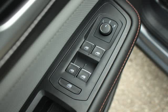 2024 Volkswagen Atlas 2.0T Peak Edition SEL