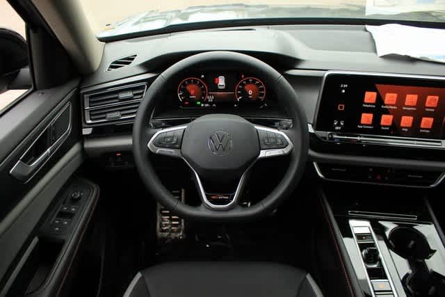 2024 Volkswagen Atlas 2.0T Peak Edition SEL