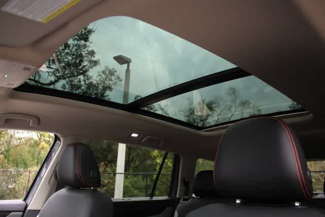 2024 Volkswagen Atlas 2.0T Peak Edition SEL