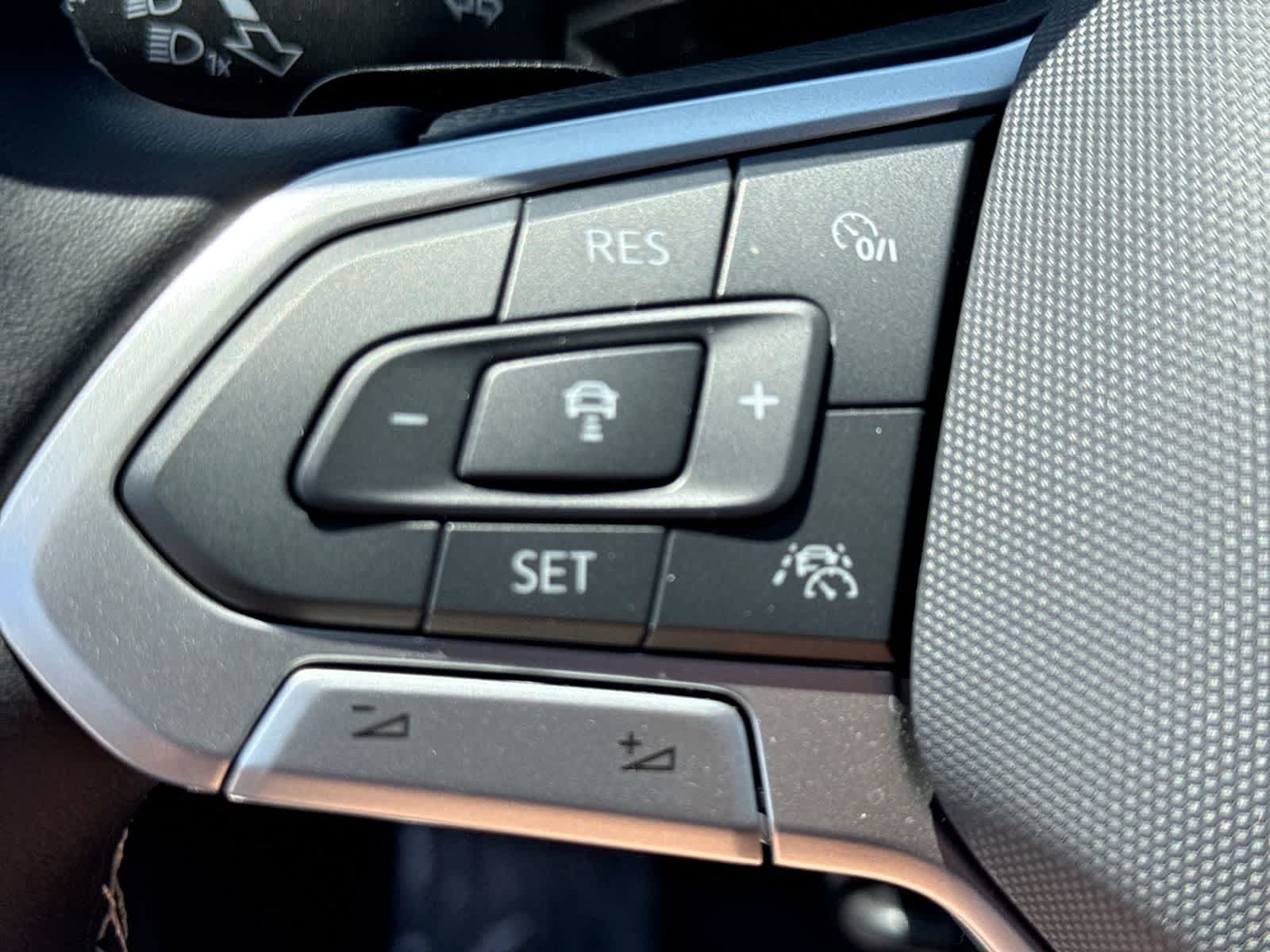 2026 Volkswagen Atlas Cross Sport 2.0T SE con tecnología