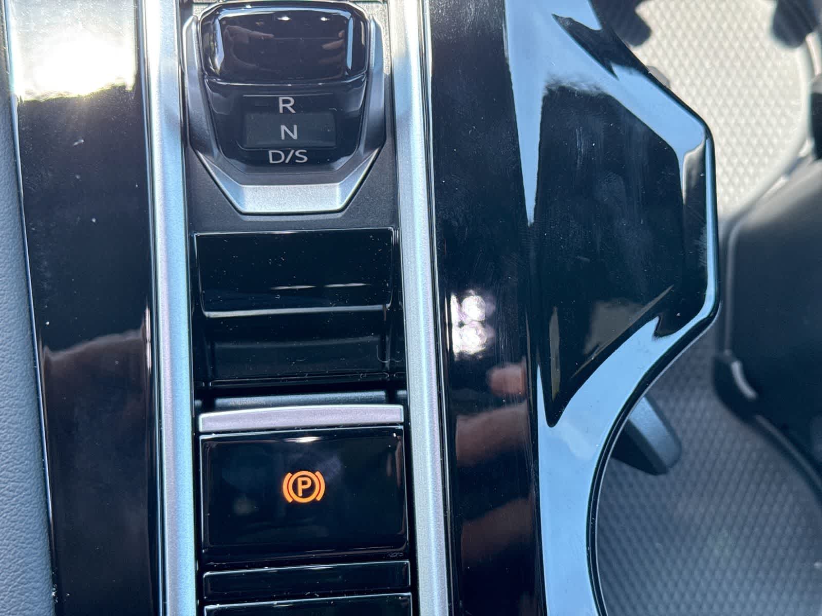 2026 Volkswagen Atlas Cross Sport 2.0T SE con tecnología