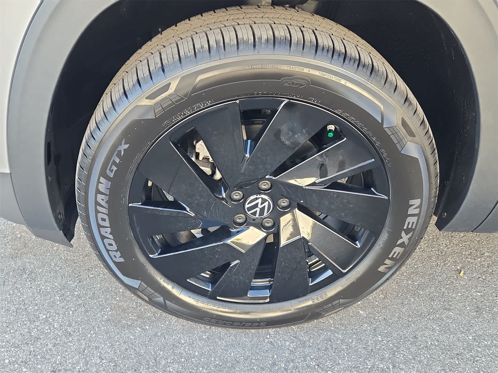 Volkswagen Atlas 2.0T SE con tecnología 2026