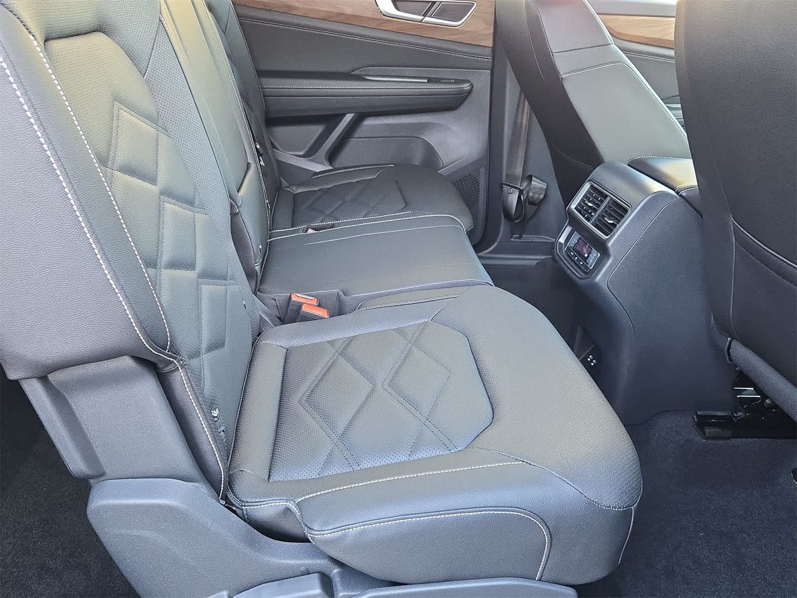 Volkswagen Atlas 2.0T SE con tecnología 2026