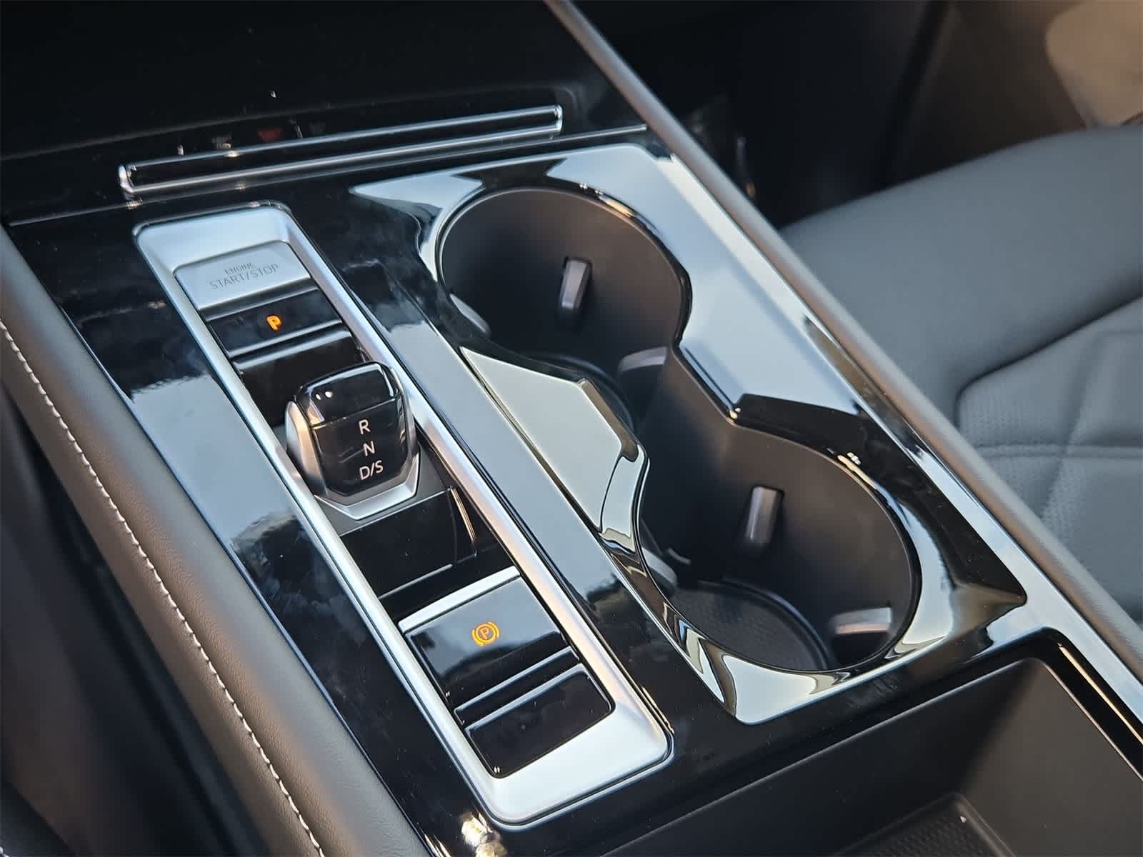 Volkswagen Atlas 2.0T SE con tecnología 2026