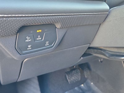 Volkswagen Atlas 2.0T SE con tecnología 2026