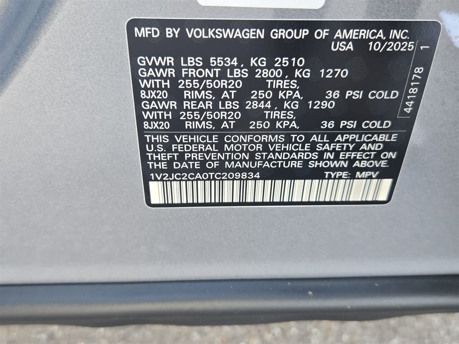 2026 Volkswagen Atlas Cross Sport 2.0T SE con tecnología