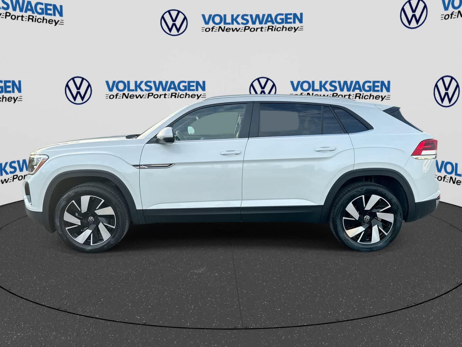2026 Volkswagen Atlas Cross Sport 2.0T SE con tecnología