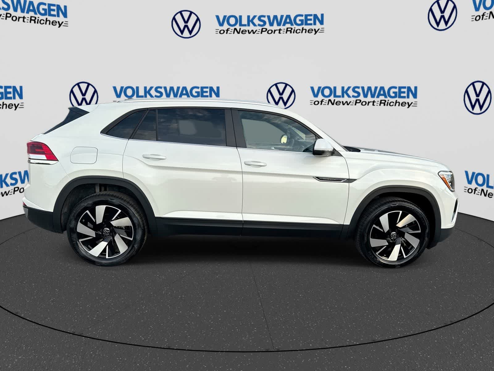 2026 Volkswagen Atlas Cross Sport 2.0T SE con tecnología