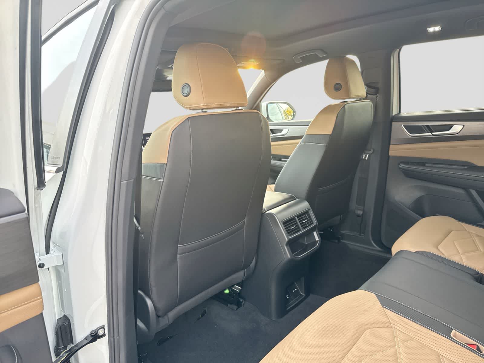2026 Volkswagen Atlas Cross Sport 2.0T SE con tecnología