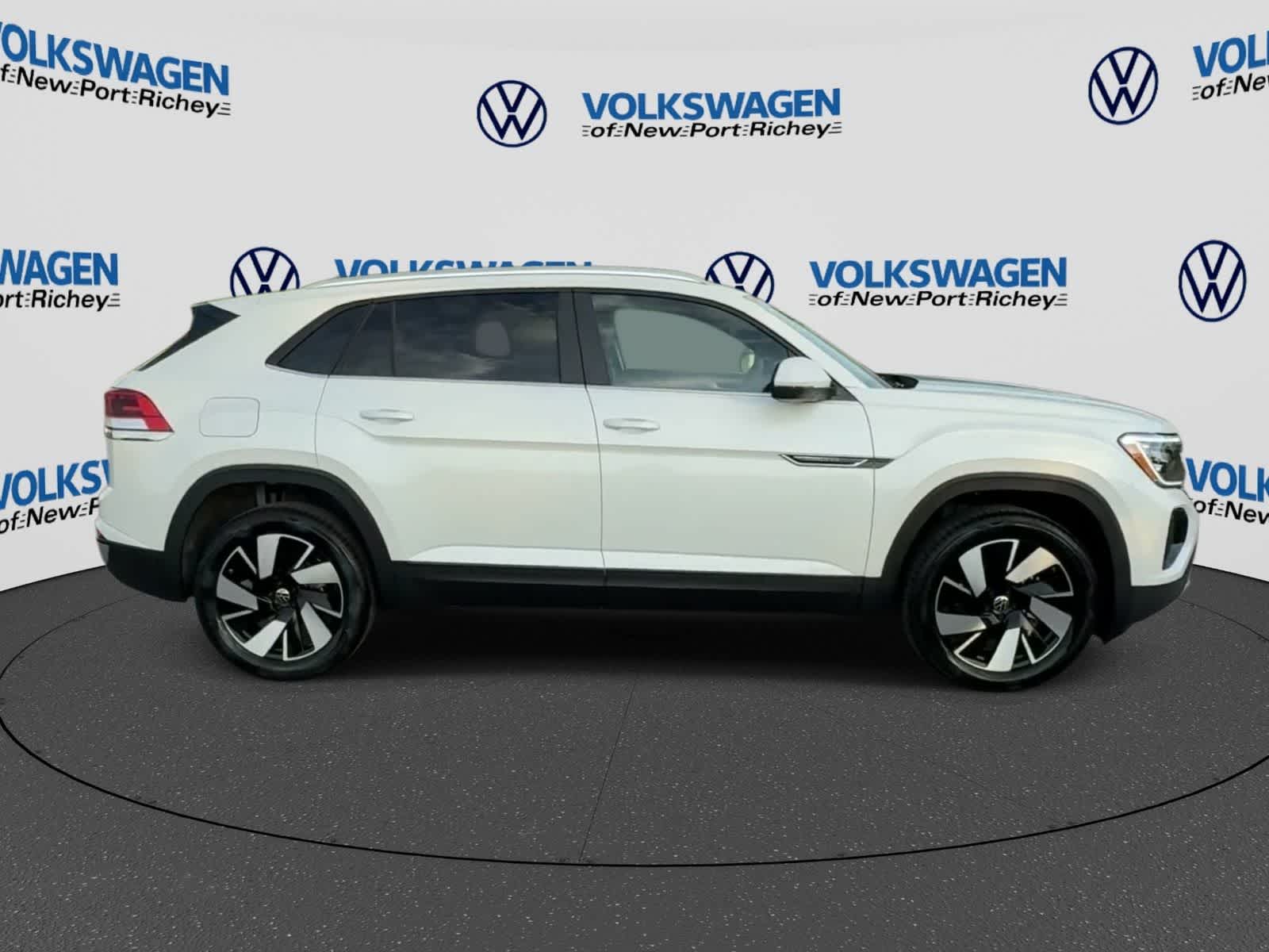 2026 Volkswagen Atlas Cross Sport 2.0T SE con tecnología
