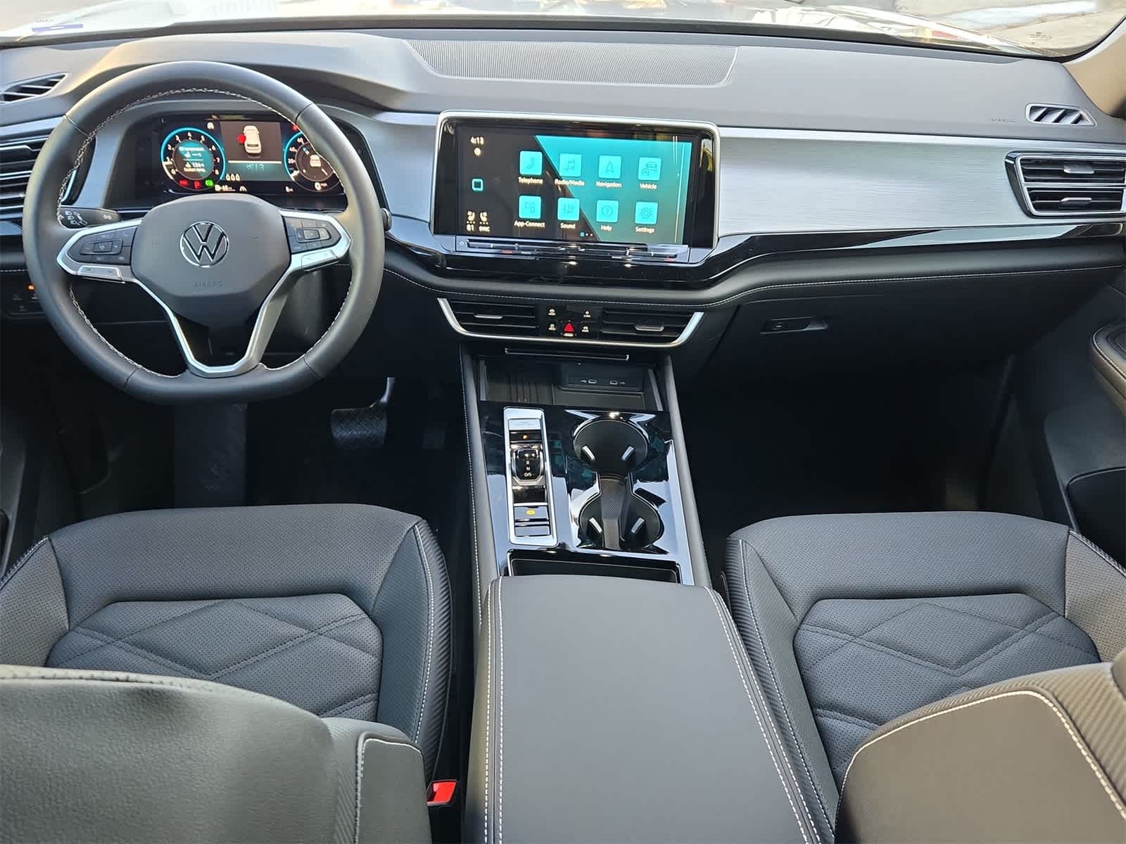 2026 Volkswagen Atlas Cross Sport 2.0T SE con tecnología