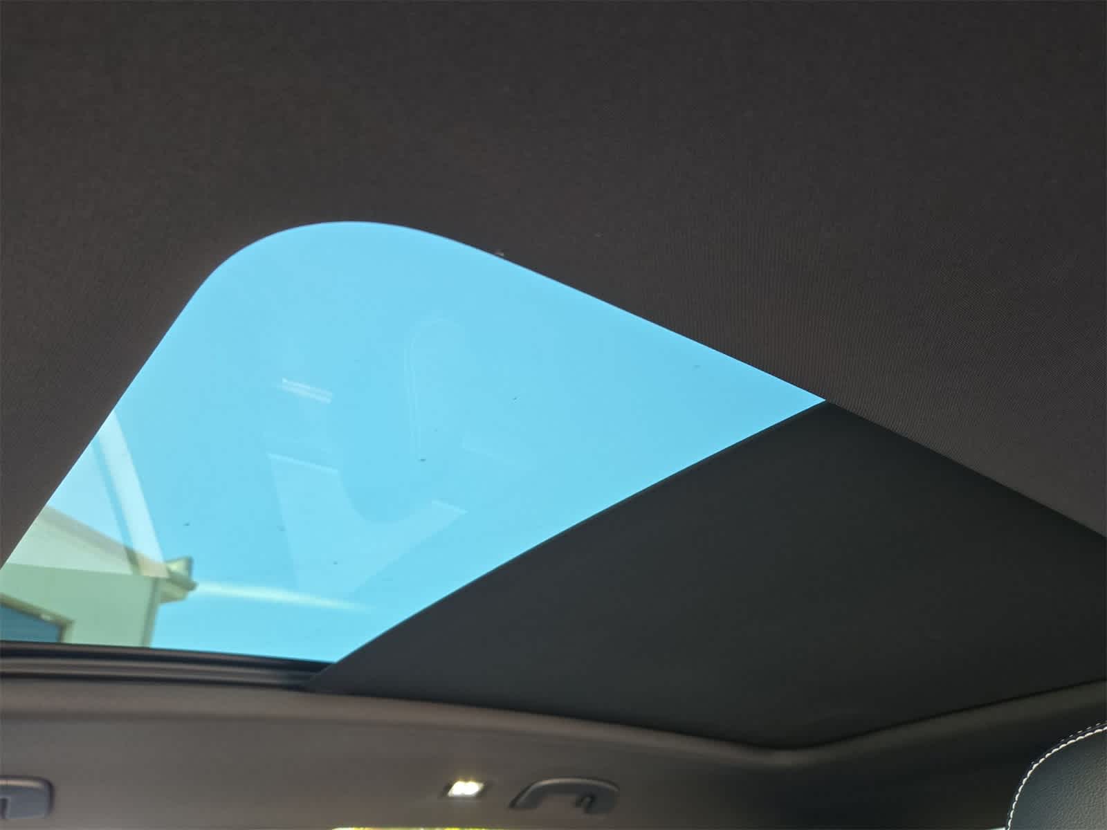 2026 Volkswagen Atlas Cross Sport 2.0T SE con tecnología