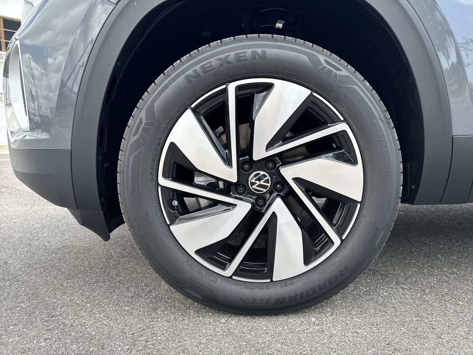 Volkswagen Atlas 2.0T SE con tecnología 2026