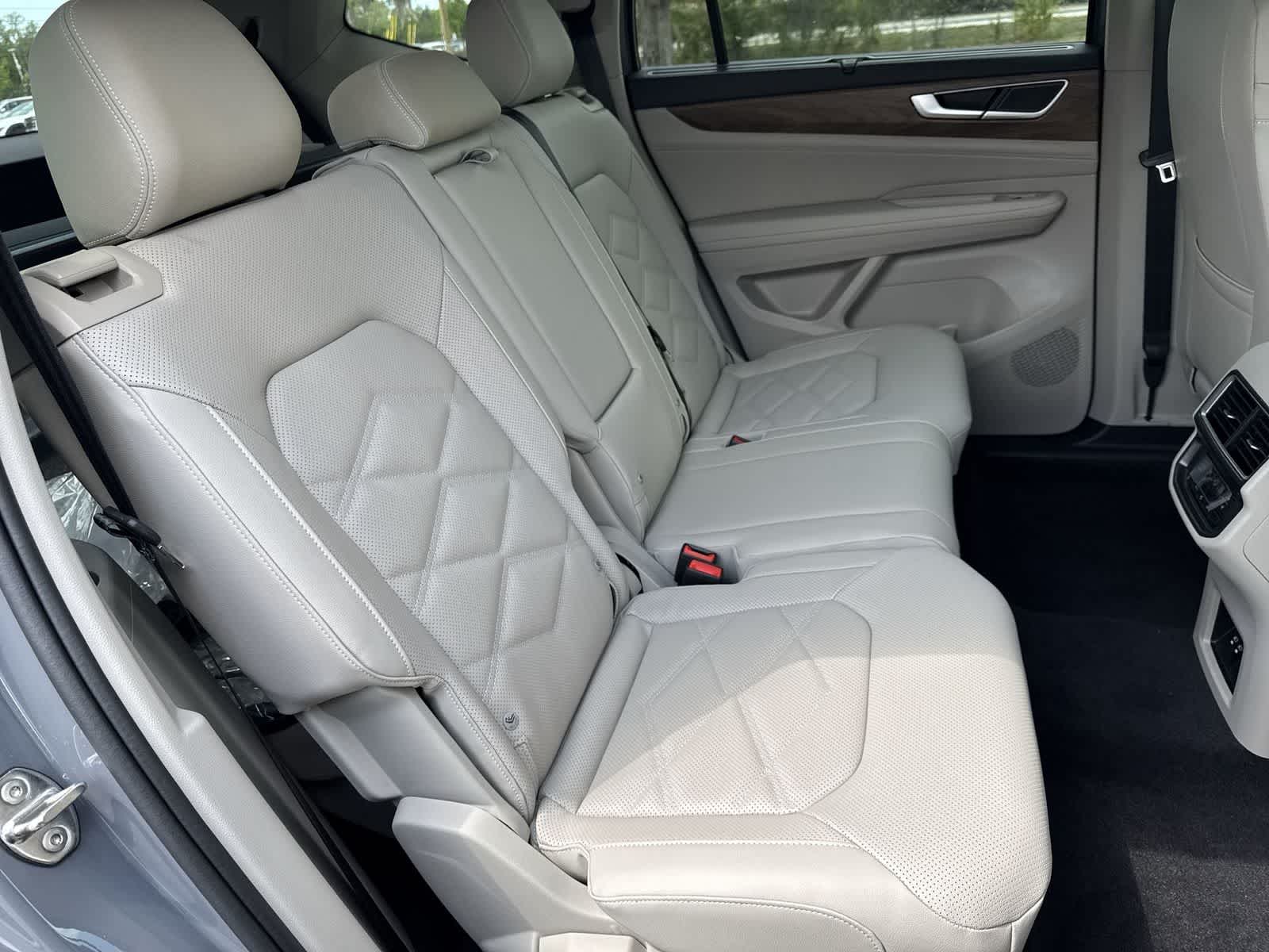 Volkswagen Atlas 2.0T SE con tecnología 2026