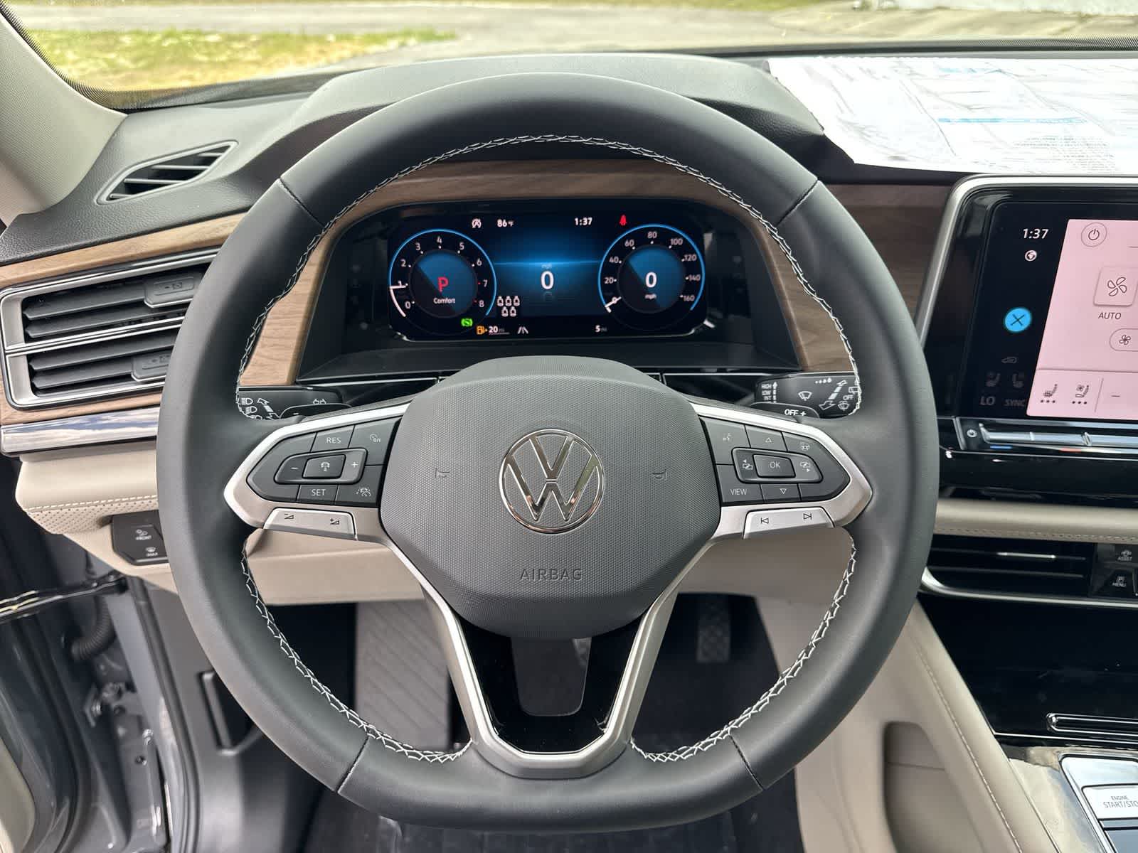 Volkswagen Atlas 2.0T SE con tecnología 2026